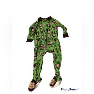 Carter’s boys monkey zippered footie pajamas| size: 18 months